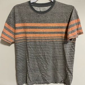 Men’s shirt sleeve striped shirt